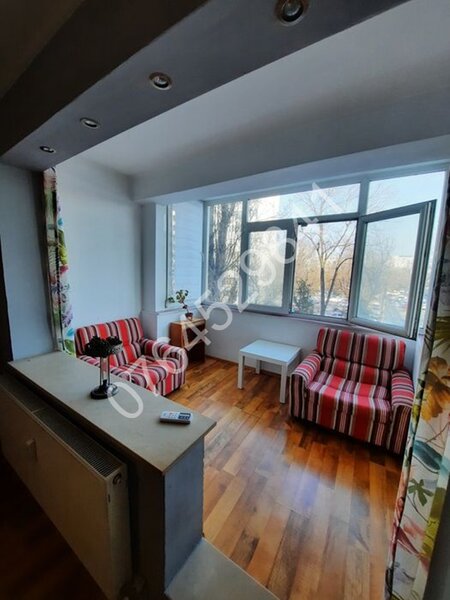 Titan, Aleea Barajul Sadului, la 8 minute metrou Titan, renovat.