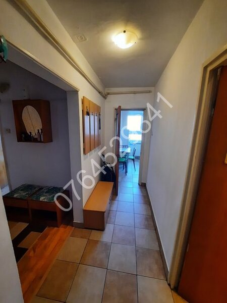 Titan, Aleea Barajul Sadului, la 8 minute metrou Titan, renovat.